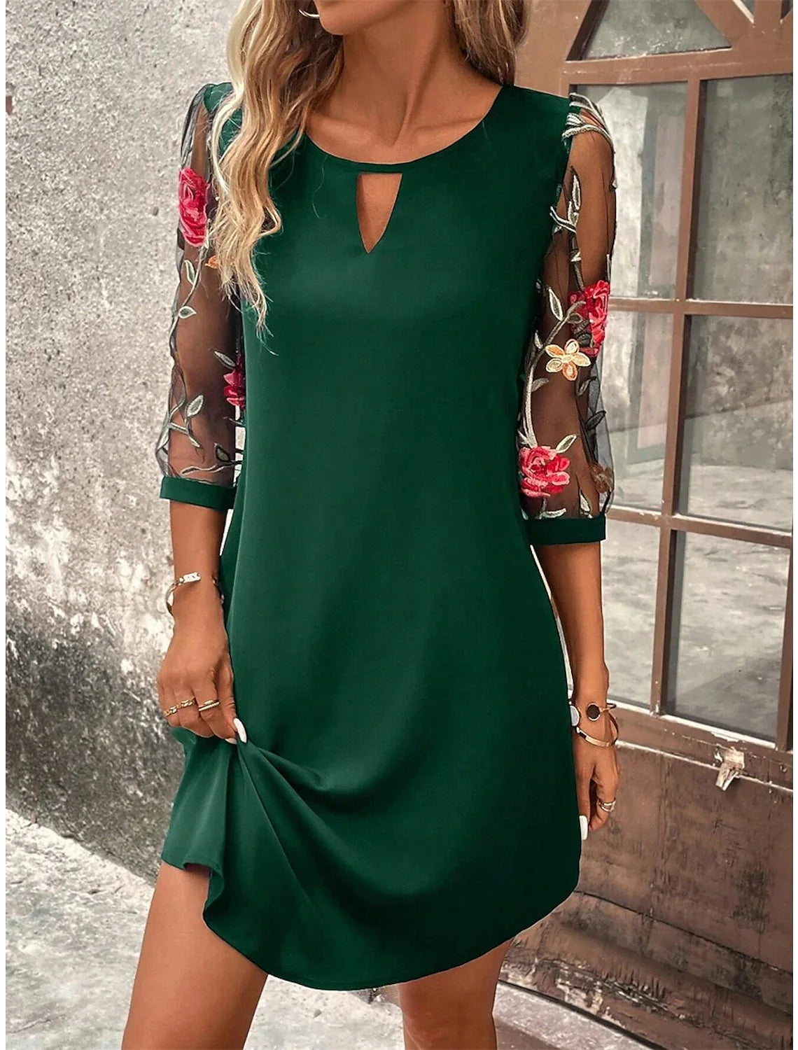 Basel  Luxuriöse Kleid