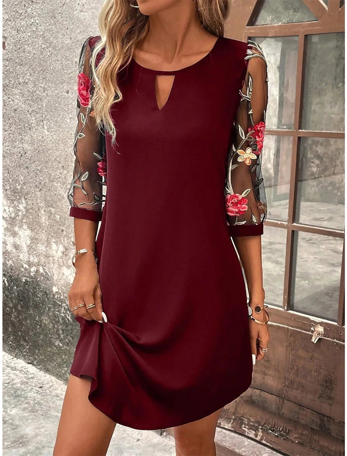 Basel  Luxuriöse Kleid