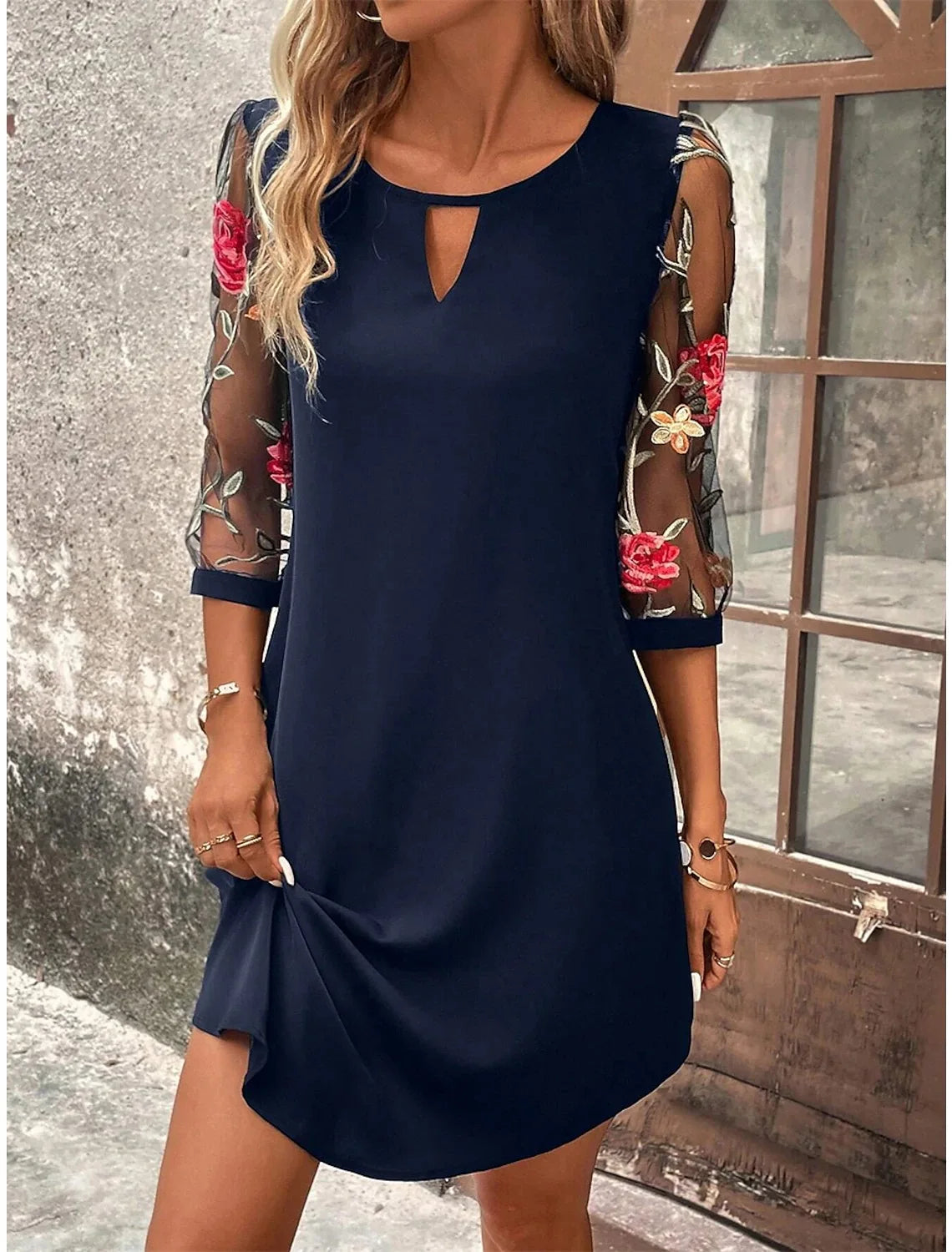 Basel  Luxuriöse Kleid