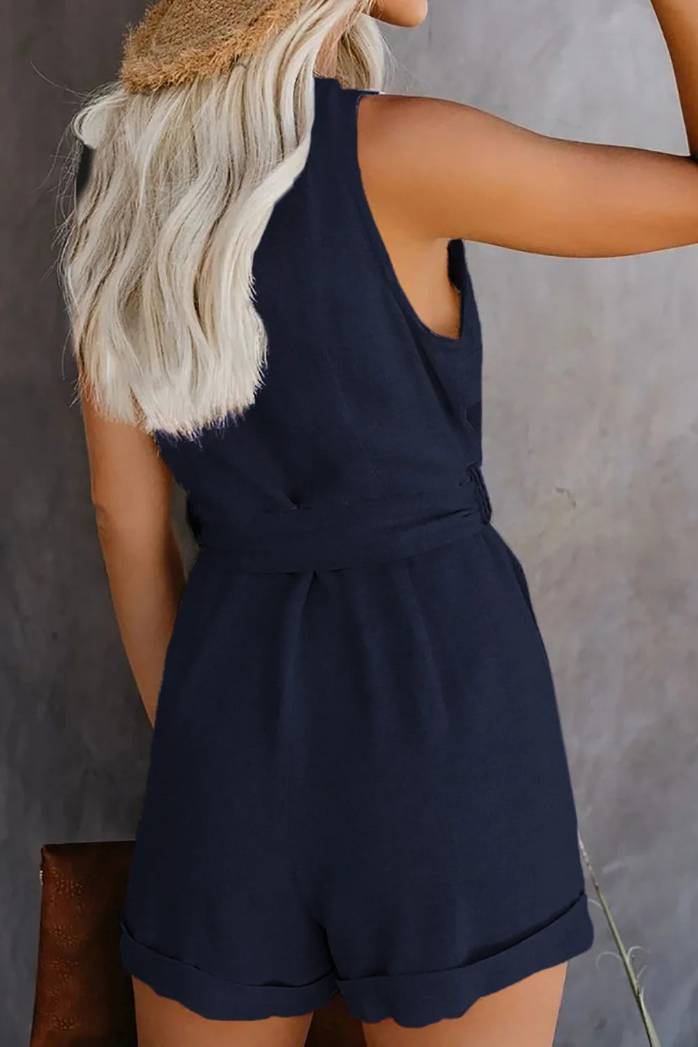 Basel Lässiger Jumpsuit mit V-Ausschnitt